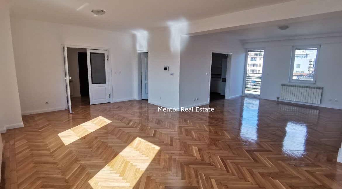 13C30461-0F94-4F30-9B67-0AC392A6CC09