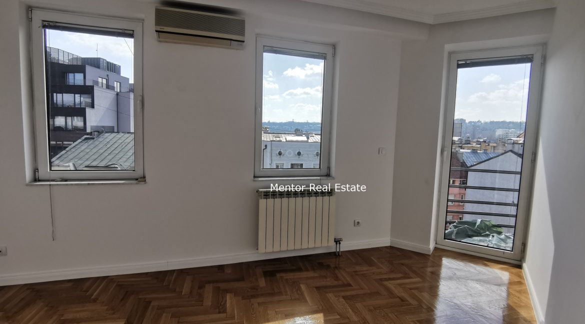 8CD97D52-5CF4-493A-94C2-B38627641924