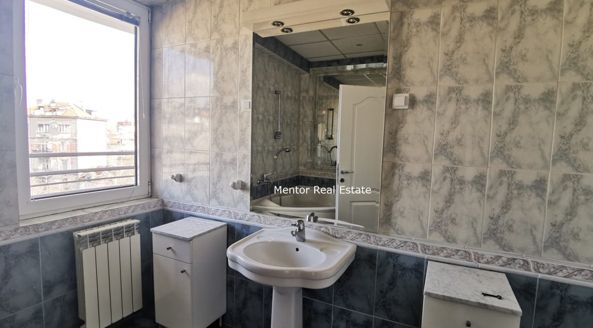 DB12286D-6FEC-4D74-9DE9-F18D052B2359