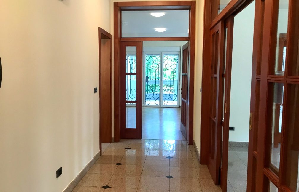 Rent Luxury House Dedinje (18)
