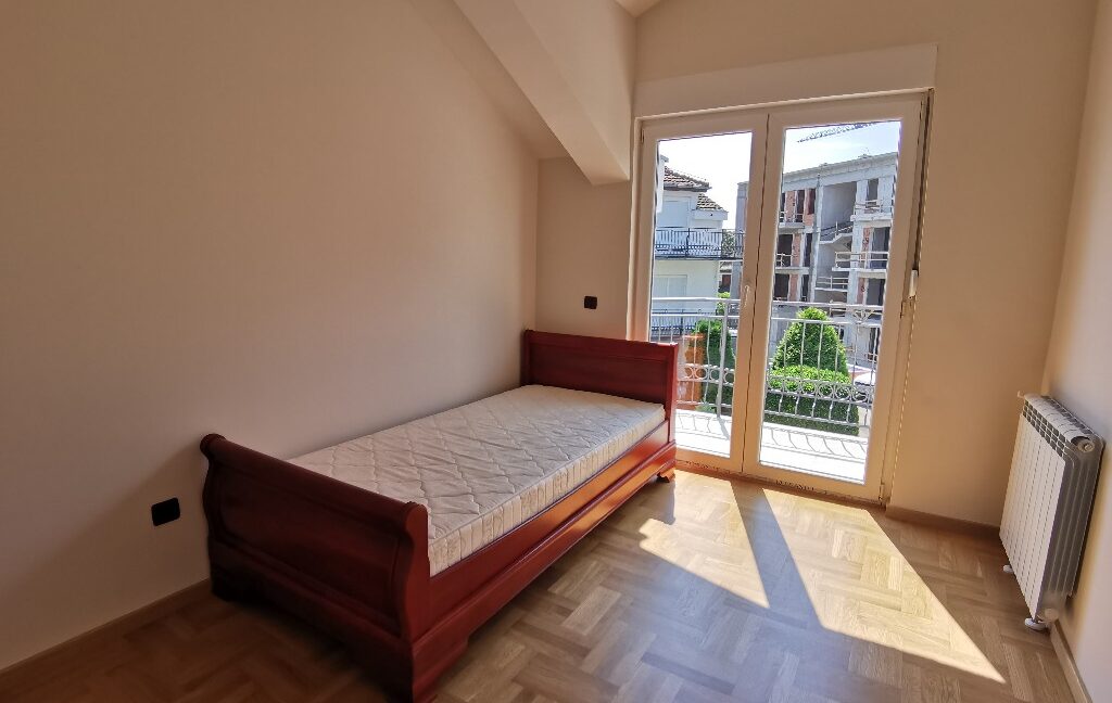 Dedinje 220sqm house for rent (39)