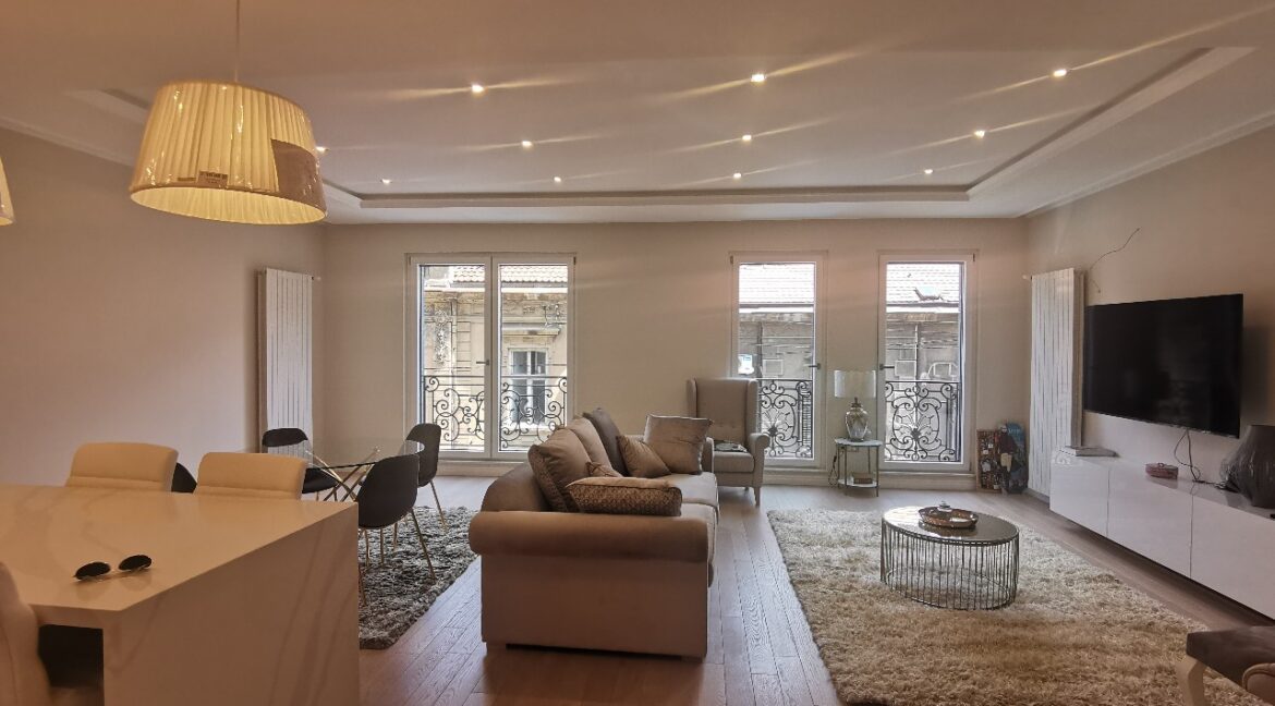 73659764-0383-4BD7-B371-9A0BD2B8DDE6