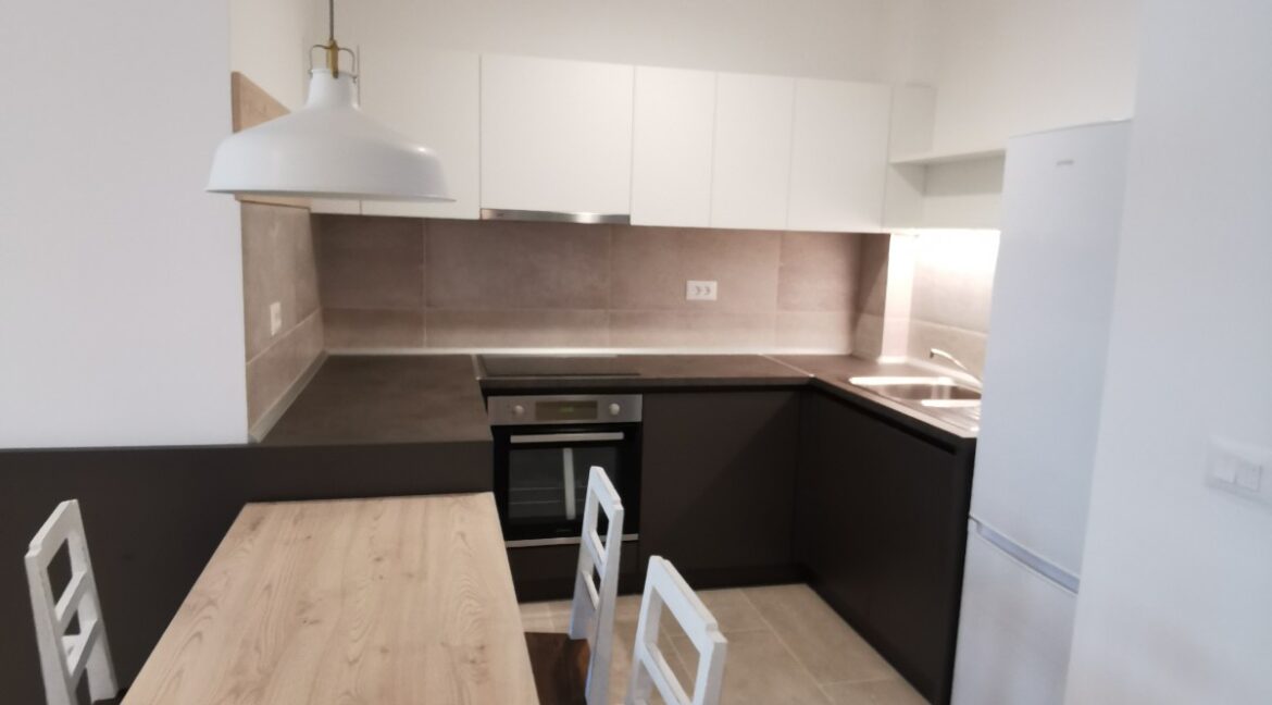 C9B6034E-A614-4D46-8EA0-197BE66B0DFF