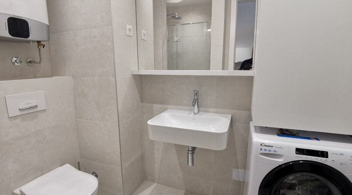 D4394C8A-34E1-406A-9A3E-4218A3369BEA