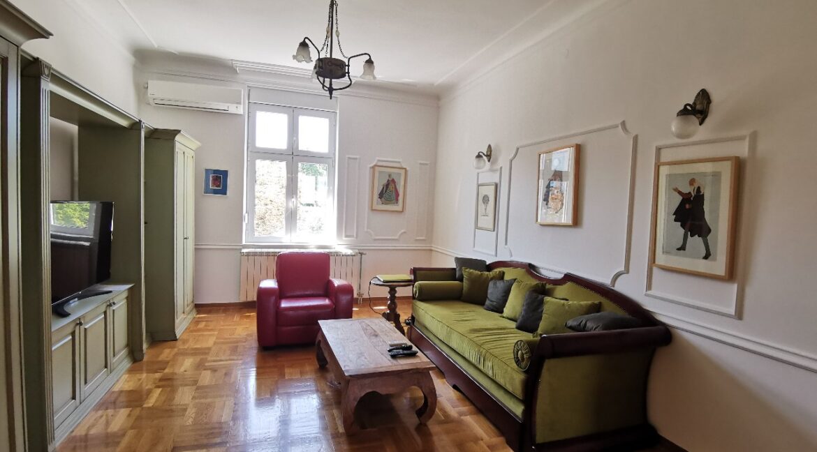 19DC2FAF-E470-456F-A222-045504F7159E