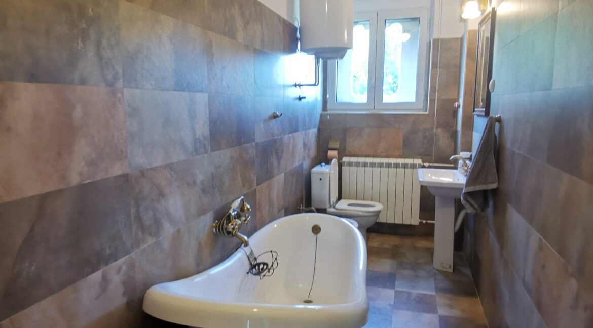 99AA2385-0AC5-4F98-BA9D-E8FD73FDC26E