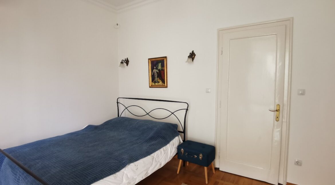 AEE17A06-20D7-45C7-A0D8-A830900913DC