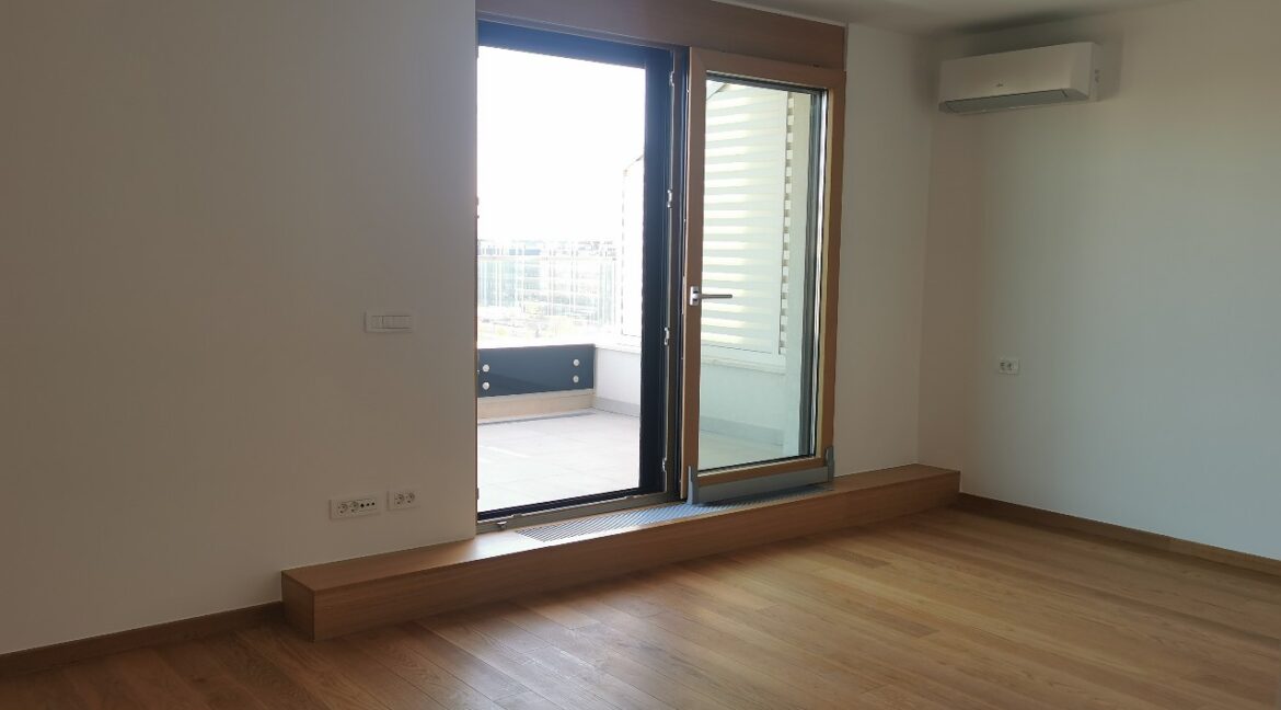 57B35EC6-E421-4E27-8C4B-E47E465DE98B