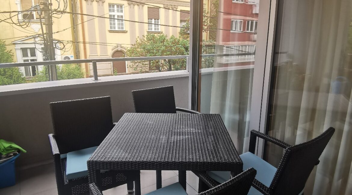 7A81793F-BA87-4CD4-80A4-5ED56F599042