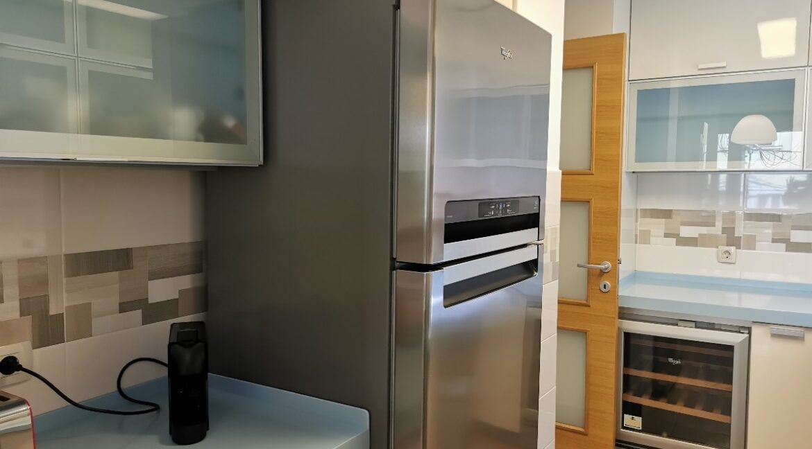 AAB1EA75-2B7A-4E2B-B378-0BD739A2CF94