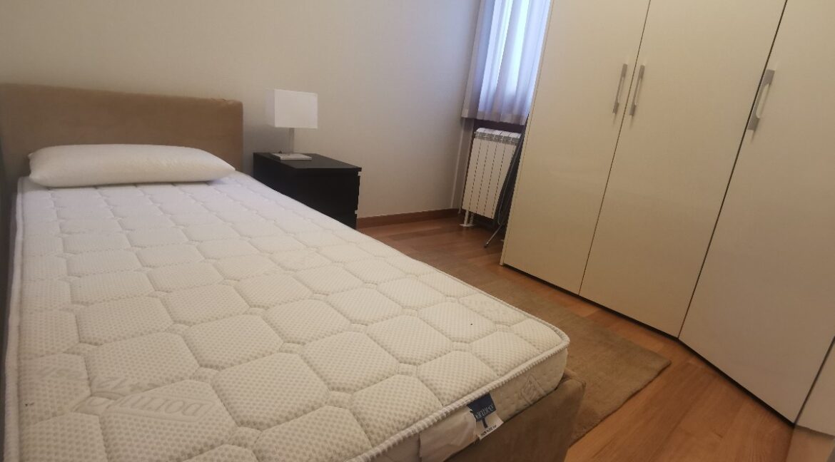 E9CB92AE-6444-4715-BDD7-F4860A37CCDA