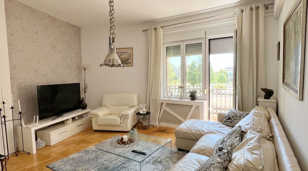 1657b2ad-e407-41e6-a33b-94d9986f9878