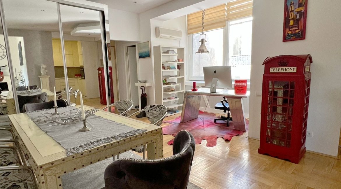 9c90d569-4096-4bbe-8208-3ffd5d900bed