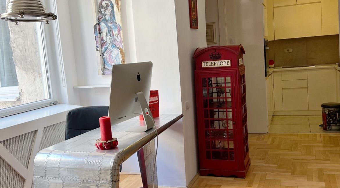 a148b5b0-fb3d-47e6-8a51-844bd3f9a919